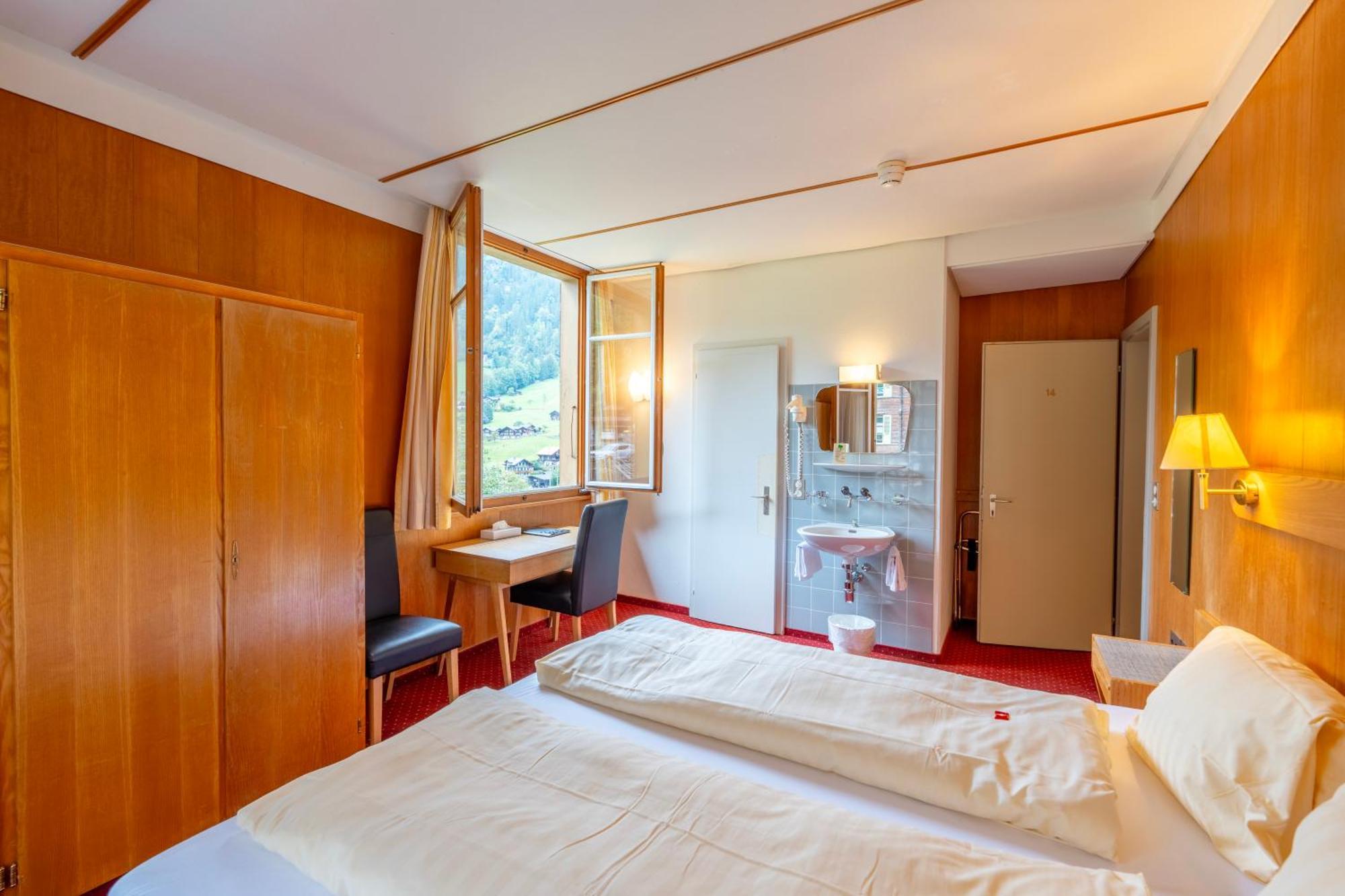 Hotel Staubbach 2*