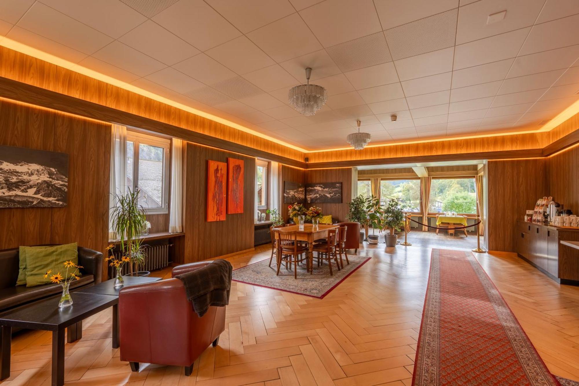 Staubbach Hotel 2*