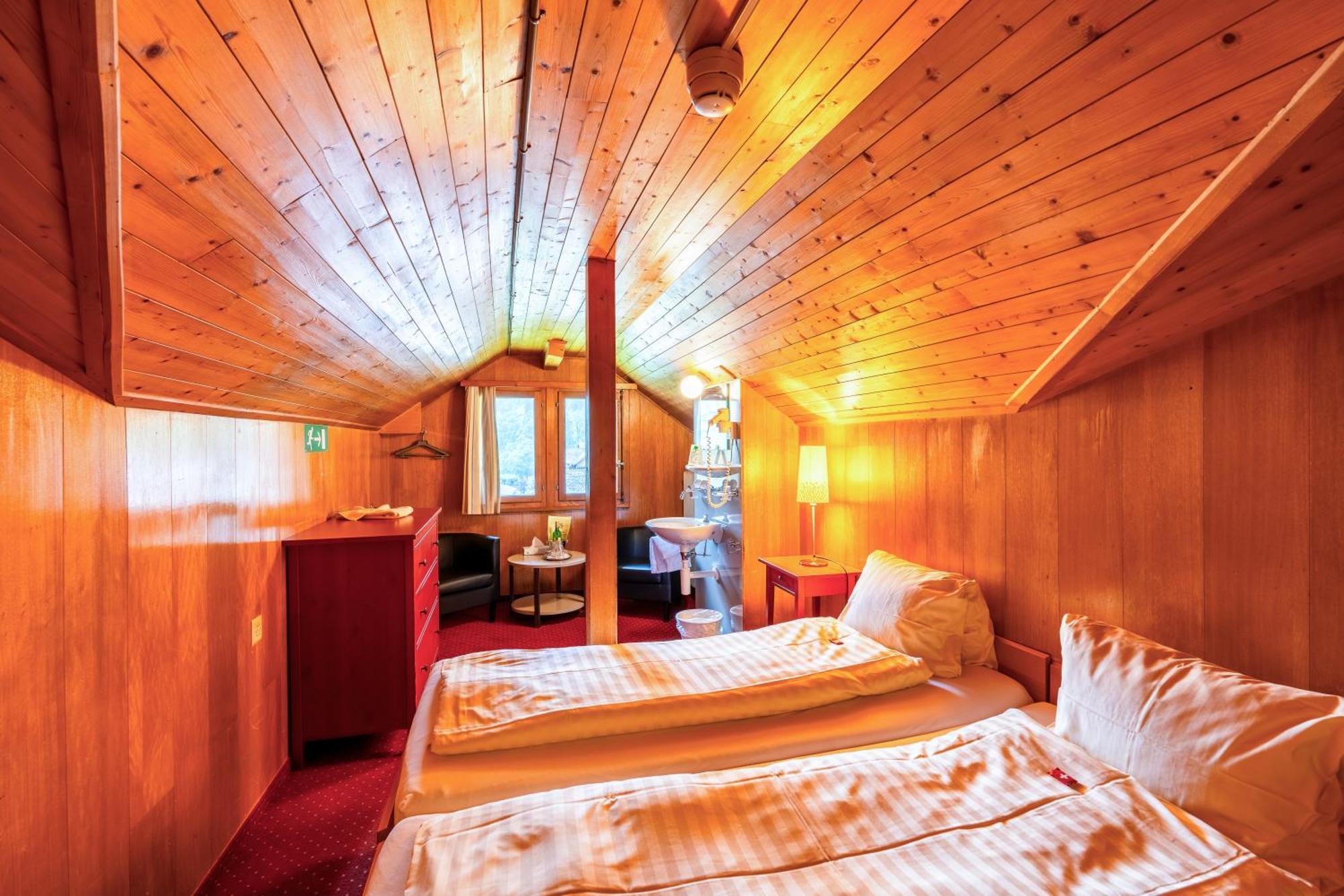 Staubbach Hotel 2*